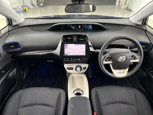 トヨタ プリウス S 愛知県 2016(平28)年 9.9万km ダークブルーマイカM 禁煙車/純正9インチナビ/（CD/DVD/Bluetooth/フルセグTV/SD)/バックカメラ/トヨタセーフティセンス/・プリクラッシュセーフティ/・レーンディパーチャーアラート/・レーダークルーズコントロール/・オートマチックハイビーム/・ふらつき警報/ETC/純正15インチアルミホイール/スマートキー/スペアキー1本/プッシュスタート/LEDヘッドライト/フロントフォグランプ/オートライト/純正フロアマット/横滑り防止装置/電動格納ミラー