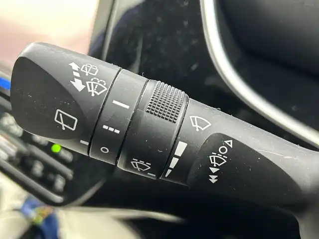 トヨタ プリウス S 愛知県 2016(平28)年 9.9万km ダークブルーマイカM 禁煙車/純正9インチナビ/（CD/DVD/Bluetooth/フルセグTV/SD)/バックカメラ/トヨタセーフティセンス/・プリクラッシュセーフティ/・レーンディパーチャーアラート/・レーダークルーズコントロール/・オートマチックハイビーム/・ふらつき警報/ETC/純正15インチアルミホイール/スマートキー/スペアキー1本/プッシュスタート/LEDヘッドライト/フロントフォグランプ/オートライト/純正フロアマット/横滑り防止装置/電動格納ミラー