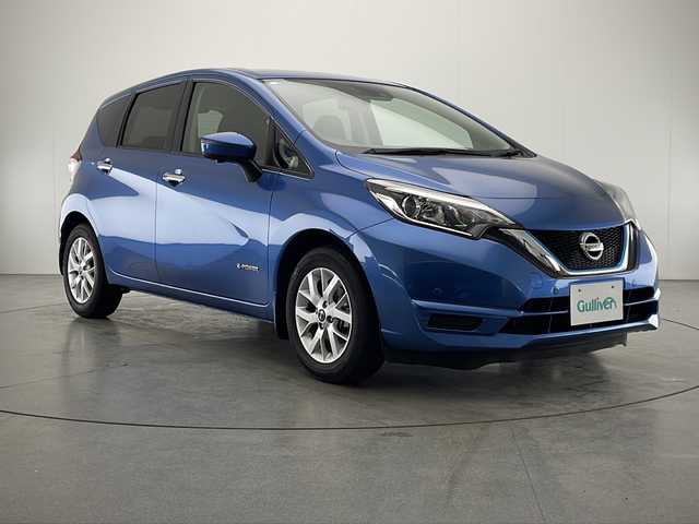 日産 ノート e－パワー X 宮崎県 2018(平30)年 5.1万km シャイニングブルー 禁煙車/エマージェンシーブレーキ/純正ナビTV/（MM318D-W/CD/DVD/Bluetooth/フルセグTV)/純正15インチアルミ/純正フロアマット/社外ドライブレコーダー（ユピテル）/アラウンドビューモニター/レーンディパーチャーアラート/クリアランスソナー/オートエアコン/オートライト/ウインカードアミラー/電動格納ミラー/インテリジェントキー/プッシュエンジンスタート/新車時保証書/取扱い説明書