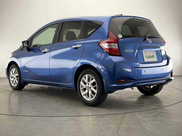 日産 ノート e－パワー X 宮崎県 2018(平30)年 5.1万km シャイニングブルー 禁煙車/エマージェンシーブレーキ/純正ナビTV/（MM318D-W/CD/DVD/Bluetooth/フルセグTV)/純正15インチアルミ/純正フロアマット/社外ドライブレコーダー（ユピテル）/アラウンドビューモニター/レーンディパーチャーアラート/クリアランスソナー/オートエアコン/オートライト/ウインカードアミラー/電動格納ミラー/インテリジェントキー/プッシュエンジンスタート/新車時保証書/取扱い説明書