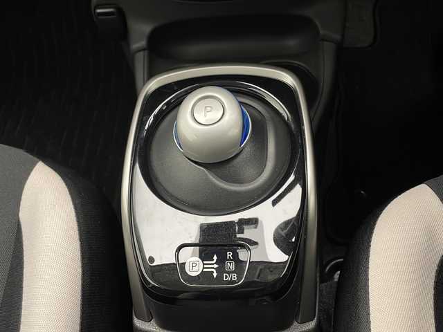 日産 ノート e－パワー X 宮崎県 2018(平30)年 5.1万km シャイニングブルー 禁煙車/エマージェンシーブレーキ/純正ナビTV/（MM318D-W/CD/DVD/Bluetooth/フルセグTV)/純正15インチアルミ/純正フロアマット/社外ドライブレコーダー（ユピテル）/アラウンドビューモニター/レーンディパーチャーアラート/クリアランスソナー/オートエアコン/オートライト/ウインカードアミラー/電動格納ミラー/インテリジェントキー/プッシュエンジンスタート/新車時保証書/取扱い説明書