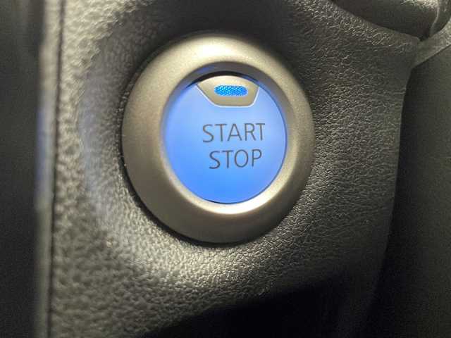 日産 ノート e－パワー X 宮崎県 2018(平30)年 5.1万km シャイニングブルー 禁煙車/エマージェンシーブレーキ/純正ナビTV/（MM318D-W/CD/DVD/Bluetooth/フルセグTV)/純正15インチアルミ/純正フロアマット/社外ドライブレコーダー（ユピテル）/アラウンドビューモニター/レーンディパーチャーアラート/クリアランスソナー/オートエアコン/オートライト/ウインカードアミラー/電動格納ミラー/インテリジェントキー/プッシュエンジンスタート/新車時保証書/取扱い説明書