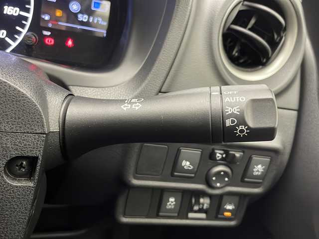 日産 ノート e－パワー X 宮崎県 2018(平30)年 5.1万km シャイニングブルー 禁煙車/エマージェンシーブレーキ/純正ナビTV/（MM318D-W/CD/DVD/Bluetooth/フルセグTV)/純正15インチアルミ/純正フロアマット/社外ドライブレコーダー（ユピテル）/アラウンドビューモニター/レーンディパーチャーアラート/クリアランスソナー/オートエアコン/オートライト/ウインカードアミラー/電動格納ミラー/インテリジェントキー/プッシュエンジンスタート/新車時保証書/取扱い説明書