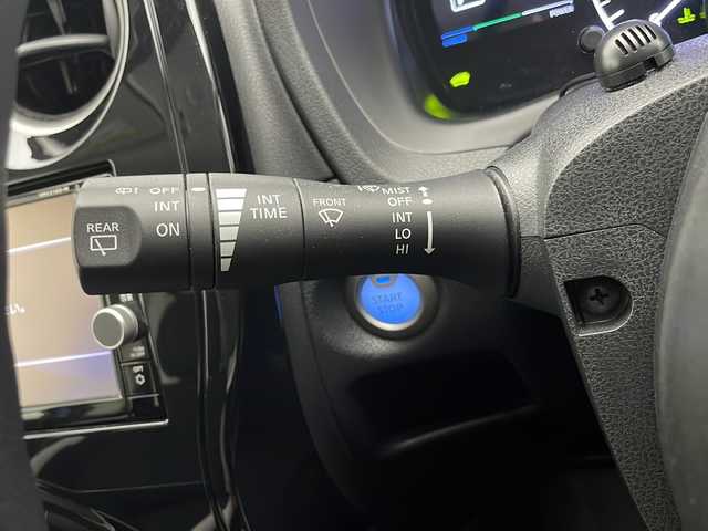 日産 ノート e－パワー X 宮崎県 2018(平30)年 5.1万km シャイニングブルー 禁煙車/エマージェンシーブレーキ/純正ナビTV/（MM318D-W/CD/DVD/Bluetooth/フルセグTV)/純正15インチアルミ/純正フロアマット/社外ドライブレコーダー（ユピテル）/アラウンドビューモニター/レーンディパーチャーアラート/クリアランスソナー/オートエアコン/オートライト/ウインカードアミラー/電動格納ミラー/インテリジェントキー/プッシュエンジンスタート/新車時保証書/取扱い説明書