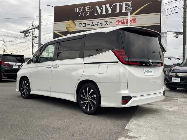 トヨタ ノア S－Z 徳島県 2023(令5)年 4.1万km ホワイトパールクリスタルシャイン 純正10.5インチナビ/快適利便パッケージ hi/フリップダウンモニター/バックカメラ/両側パワスラ/レーダークルコン/ハーフレザーシート/シートヒーター/エアシート/パワーバックドア/コーナーセンサー/LEDヘッドライト/オートハイビーム/スペアキー/純正AW