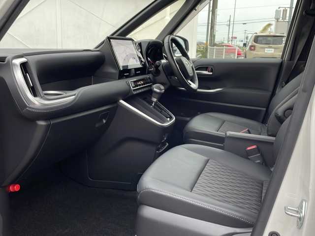 トヨタ ノア S－Z 徳島県 2023(令5)年 4.1万km ホワイトパールクリスタルシャイン 純正10.5インチナビ/快適利便パッケージ hi/フリップダウンモニター/バックカメラ/両側パワスラ/レーダークルコン/ハーフレザーシート/シートヒーター/エアシート/パワーバックドア/コーナーセンサー/LEDヘッドライト/オートハイビーム/スペアキー/純正AW