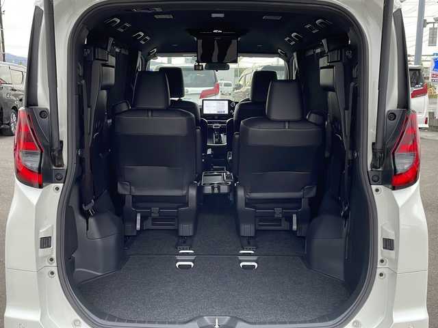 トヨタ ノア S－Z 徳島県 2023(令5)年 4.1万km ホワイトパールクリスタルシャイン 純正10.5インチナビ/快適利便パッケージ hi/フリップダウンモニター/バックカメラ/両側パワスラ/レーダークルコン/ハーフレザーシート/シートヒーター/エアシート/パワーバックドア/コーナーセンサー/LEDヘッドライト/オートハイビーム/スペアキー/純正AW