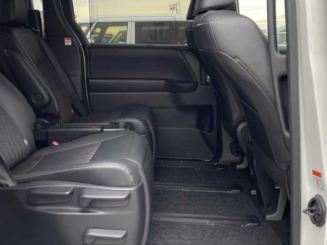 トヨタ ノア S－Z 徳島県 2023(令5)年 4.1万km ホワイトパールクリスタルシャイン 純正10.5インチナビ/快適利便パッケージ hi/フリップダウンモニター/バックカメラ/両側パワスラ/レーダークルコン/ハーフレザーシート/シートヒーター/エアシート/パワーバックドア/コーナーセンサー/LEDヘッドライト/オートハイビーム/スペアキー/純正AW