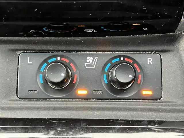 トヨタ アルファード S Cパッケージ 奈良県 2020(令2)年 5.4万km ホワイトパールクリスタルシャイン サンルーフ/純正９インチディスプレイオーディオ/（TV/BT/CD/DVD/AppleCarPlay/AndroidAuto)/純正12インチフリップダウンモニター（V12T-R68C）/レーダークルーズコントロール/バックカメラ/前後コーナーセンサー/プリクラッシュセーフティ/レーンキープアシスト/パワーバックドア/両側パワースライドドア/レザーシート（ブラック）/運転席メモリーシート/全席パワーシート/前席シートヒーター/エアーシート/ステアリングヒーター/運転席パワーイージーアクセスシステム/前方ドライブレコーダー/ETC/純正18インチAW/保証書/取り扱い説明書/スペアキーX1