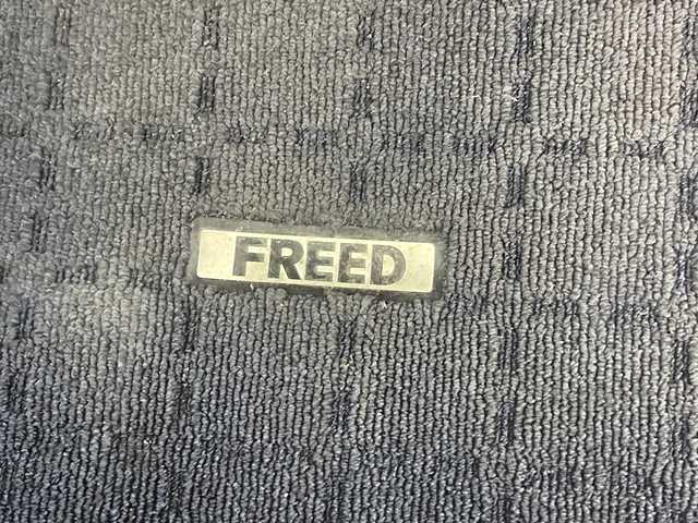 ホンダ フリード G Lパッケージ 宮城県 2008(平20)年 6.9万km ポリッシュドメタルメタリック 純正ＨＤＤナビ　ＥＴＣ　前後ドライブレコーダー　バックカメラ　片側パワースライドドア　オートライト　革巻きステアリング　ステアリングスイッチ　バニティミラー　電動格納ミラー　スタッドレス４本　禁煙車