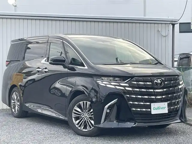 トヨタ アルファード Z 埼玉県 2024(令6)年 1万km ブラック ワンオーナー/左右独立ムーンルーフ/黒レザーシート/全席シートヒーター/全席ベンチレーション/Ｄ席メモリ機能付き前席パワーシート/純正１４インチディスプレイ＋コネクティッドナビ/（フルセグＴＶ＆ＢＴ＆ＵＳＢ＆ＨＤＭＩ）/パノラミックビューモニター/バックカメラ/ビルトインＥＴＣ２．０/前後ドライブレコーダー/純正フリップダウンモニター/デジタルインナーミラー/プリクラッシュセーフティー/ブランドスポットモニター/レーンディパーチャーアラート/クリアランスソナー/レーダークルーズコントロール/プロアクティブドライビングアシスト/パーキングサポートブレーキ/リアクロストラフィックアラート/ロードサインアシスト/安心降車アシスト/ウッドコンビステアリング/ステアリングヒーター/ステアリングスイッチ/電動パーキングブレーキ/オートホールド/両側パワースライドドア/パワーバックドア/純正１８inアルミホイール/オートハイビーム/オートライト/ＬＥＤライト/ＬＥＤフォグランプ/リアサンシェード/新車保証書/取扱説明書