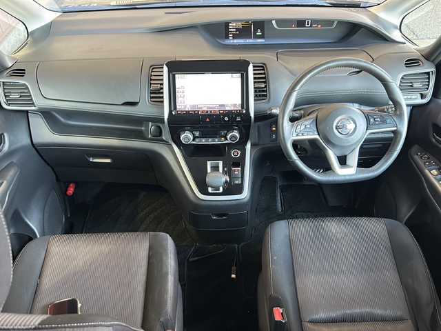 日産 セレナ ハイウェイスター Vセレクション 静岡県 2017(平29)年 9.7万km ダイヤモンドブラック 9インチアルパインナビ/・フルセグTV/・CD/DVD/・SD/・FM/AM/・Bluetooth/・USB/主要装備/・アラウンドビューモニター/・後席フリップダウンモニター/・ドライブレコーダー/・ビルトインＥＴＣ/・プロパイロット/・両側パワースライドドア/・パーキングアシスト/・デジタルインナーミラー/・後席エアコン/・ＬＥＤヘッドライト/・エマージェンシーブレーキ/・横滑り防止装置