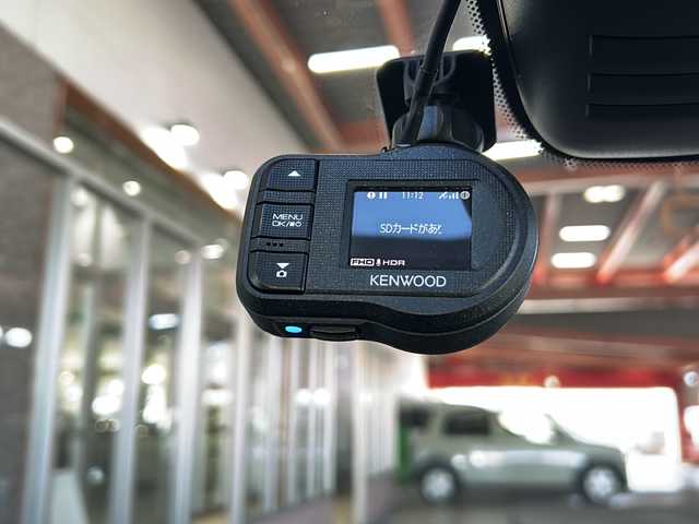 日産 セレナ ハイウェイスター Vセレクション 静岡県 2017(平29)年 9.7万km ダイヤモンドブラック 9インチアルパインナビ/・フルセグTV/・CD/DVD/・SD/・FM/AM/・Bluetooth/・USB/主要装備/・アラウンドビューモニター/・後席フリップダウンモニター/・ドライブレコーダー/・ビルトインＥＴＣ/・プロパイロット/・両側パワースライドドア/・パーキングアシスト/・デジタルインナーミラー/・後席エアコン/・ＬＥＤヘッドライト/・エマージェンシーブレーキ/・横滑り防止装置