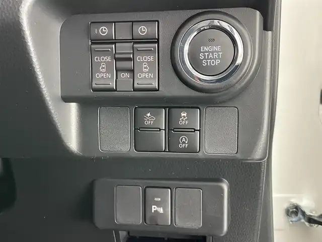 トヨタ ルーミー カスタムG－T 愛知県 2025(令7)年 0.1千km ブラックマイカメタリック/パールホワイト2トーン 登録済未使用車　純正９型ＤＡ　フルセグＴＶ　ＨＤＭＩ　カープレイ　シートヒーター　全方位カメラ　両側パワスラ　リアロールシェード　スマアシ　衝突軽減　追従クルコン　ＬＥＤオートライト　コーナーセンサー　禁煙車/登録時走行距離15km