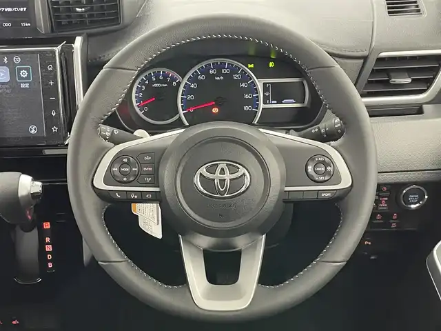 トヨタ ルーミー カスタムG－T 愛知県 2025(令7)年 0.1千km ブラックマイカメタリック/パールホワイト2トーン 登録済未使用車　純正９型ＤＡ　フルセグＴＶ　ＨＤＭＩ　カープレイ　シートヒーター　全方位カメラ　両側パワスラ　リアロールシェード　スマアシ　衝突軽減　追従クルコン　ＬＥＤオートライト　コーナーセンサー　禁煙車/登録時走行距離15km