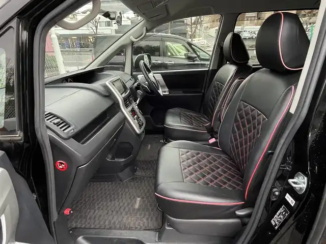 トヨタ ヴォクシー ZS 煌 埼玉県 2010(平22)年 7.1万km ブラック ワンオーナー/純正ナビTV/純正フリップダウンモニター/バックカメラ/ビルトインETC/プッシュスタート/パドルシフト/両側パワースライドドア/オートライト/ＨＩＤヘッドライト/革調シートカバー/取扱説明書/保証書付整備手帳