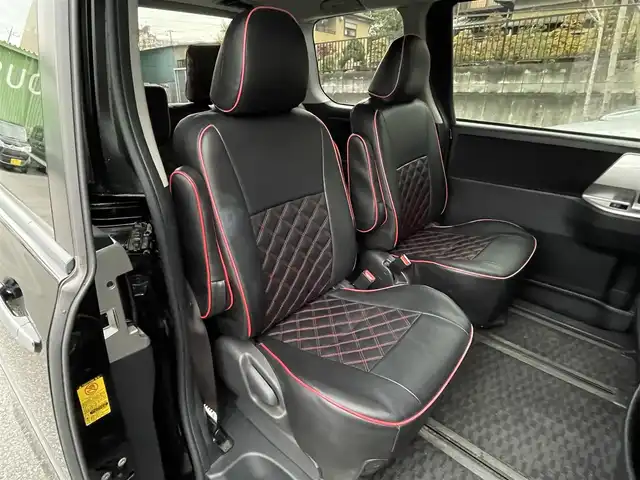 トヨタ ヴォクシー ZS 煌 埼玉県 2010(平22)年 7.1万km ブラック ワンオーナー/純正ナビTV/純正フリップダウンモニター/バックカメラ/ビルトインETC/プッシュスタート/パドルシフト/両側パワースライドドア/オートライト/ＨＩＤヘッドライト/革調シートカバー/取扱説明書/保証書付整備手帳