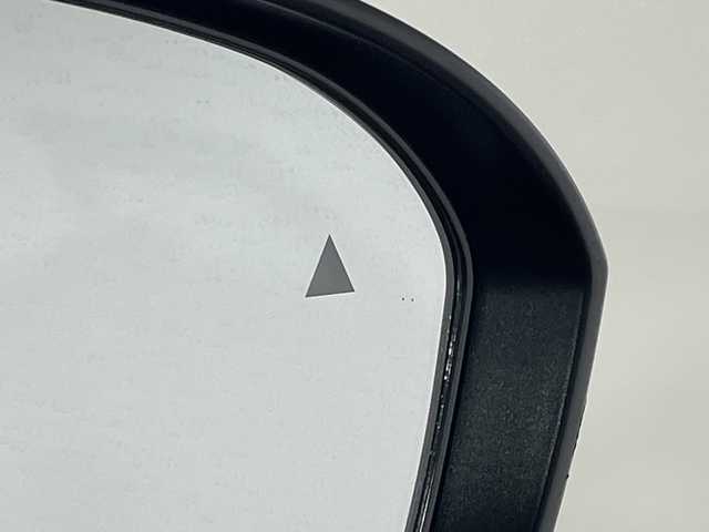 三菱 アウトランダー ＰＨＥＶ P 神奈川県 2022(令4)年 0.9万km レッドダイヤモンド e-Assist/純正ナビ/・BT/フルセグTV/USB/360°カメラ/パノラマサンルーフ/レザーシート/パワーシート(D/N)/メモリシート(D/N)/全席シートヒーター/置くだけ充電/リフレッシュ機能/BOSE/電動サイドブレーキ/オートホールド/AC100V/革巻きステアリング/ステアリングスイッチ/パドルシフト/Autoライト/ステアリングヒーター/ビルトインETC/前後ドライブレコーダー/スマートキー/プッシュスタートボタン/LEDヘッドライト/フォグランプ/電動格納ミラー/ウィンカーミラー/フロントデアイサー/POWER/ECO/TARMAC/GRAVEL/SNOW/MUDモード/パワーバックドア/純正フロアマット/純正ドアバイザー/純正20インチアルミホイール