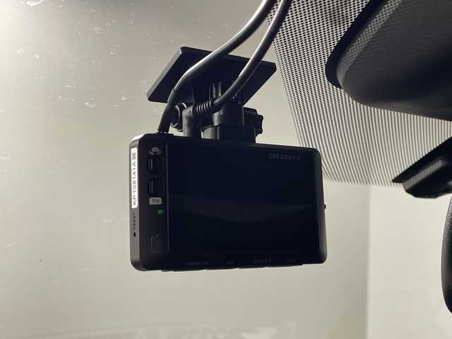 三菱 アウトランダー ＰＨＥＶ P 神奈川県 2022(令4)年 0.9万km レッドダイヤモンド e-Assist/純正ナビ/・BT/フルセグTV/USB/360°カメラ/パノラマサンルーフ/レザーシート/パワーシート(D/N)/メモリシート(D/N)/全席シートヒーター/置くだけ充電/リフレッシュ機能/BOSE/電動サイドブレーキ/オートホールド/AC100V/革巻きステアリング/ステアリングスイッチ/パドルシフト/Autoライト/ステアリングヒーター/ビルトインETC/前後ドライブレコーダー/スマートキー/プッシュスタートボタン/LEDヘッドライト/フォグランプ/電動格納ミラー/ウィンカーミラー/フロントデアイサー/POWER/ECO/TARMAC/GRAVEL/SNOW/MUDモード/パワーバックドア/純正フロアマット/純正ドアバイザー/純正20インチアルミホイール