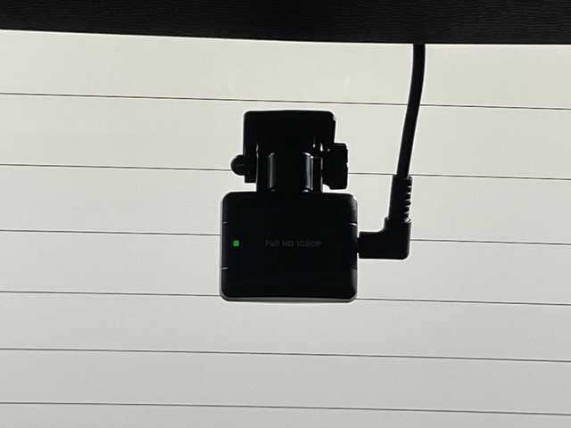 三菱 アウトランダー ＰＨＥＶ P 神奈川県 2022(令4)年 0.9万km レッドダイヤモンド e-Assist/純正ナビ/・BT/フルセグTV/USB/360°カメラ/パノラマサンルーフ/レザーシート/パワーシート(D/N)/メモリシート(D/N)/全席シートヒーター/置くだけ充電/リフレッシュ機能/BOSE/電動サイドブレーキ/オートホールド/AC100V/革巻きステアリング/ステアリングスイッチ/パドルシフト/Autoライト/ステアリングヒーター/ビルトインETC/前後ドライブレコーダー/スマートキー/プッシュスタートボタン/LEDヘッドライト/フォグランプ/電動格納ミラー/ウィンカーミラー/フロントデアイサー/POWER/ECO/TARMAC/GRAVEL/SNOW/MUDモード/パワーバックドア/純正フロアマット/純正ドアバイザー/純正20インチアルミホイール