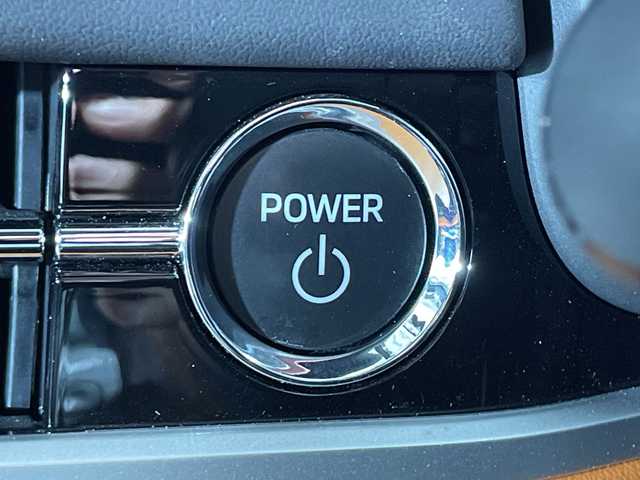 三菱 アウトランダー ＰＨＥＶ P 神奈川県 2022(令4)年 0.9万km レッドダイヤモンド e-Assist/純正ナビ/・BT/フルセグTV/USB/360°カメラ/パノラマサンルーフ/レザーシート/パワーシート(D/N)/メモリシート(D/N)/全席シートヒーター/置くだけ充電/リフレッシュ機能/BOSE/電動サイドブレーキ/オートホールド/AC100V/革巻きステアリング/ステアリングスイッチ/パドルシフト/Autoライト/ステアリングヒーター/ビルトインETC/前後ドライブレコーダー/スマートキー/プッシュスタートボタン/LEDヘッドライト/フォグランプ/電動格納ミラー/ウィンカーミラー/フロントデアイサー/POWER/ECO/TARMAC/GRAVEL/SNOW/MUDモード/パワーバックドア/純正フロアマット/純正ドアバイザー/純正20インチアルミホイール