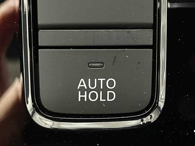 三菱 アウトランダー ＰＨＥＶ P 神奈川県 2022(令4)年 0.9万km レッドダイヤモンド e-Assist/純正ナビ/・BT/フルセグTV/USB/360°カメラ/パノラマサンルーフ/レザーシート/パワーシート(D/N)/メモリシート(D/N)/全席シートヒーター/置くだけ充電/リフレッシュ機能/BOSE/電動サイドブレーキ/オートホールド/AC100V/革巻きステアリング/ステアリングスイッチ/パドルシフト/Autoライト/ステアリングヒーター/ビルトインETC/前後ドライブレコーダー/スマートキー/プッシュスタートボタン/LEDヘッドライト/フォグランプ/電動格納ミラー/ウィンカーミラー/フロントデアイサー/POWER/ECO/TARMAC/GRAVEL/SNOW/MUDモード/パワーバックドア/純正フロアマット/純正ドアバイザー/純正20インチアルミホイール