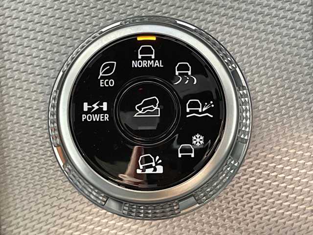 三菱 アウトランダー ＰＨＥＶ P 神奈川県 2022(令4)年 0.9万km レッドダイヤモンド e-Assist/純正ナビ/・BT/フルセグTV/USB/360°カメラ/パノラマサンルーフ/レザーシート/パワーシート(D/N)/メモリシート(D/N)/全席シートヒーター/置くだけ充電/リフレッシュ機能/BOSE/電動サイドブレーキ/オートホールド/AC100V/革巻きステアリング/ステアリングスイッチ/パドルシフト/Autoライト/ステアリングヒーター/ビルトインETC/前後ドライブレコーダー/スマートキー/プッシュスタートボタン/LEDヘッドライト/フォグランプ/電動格納ミラー/ウィンカーミラー/フロントデアイサー/POWER/ECO/TARMAC/GRAVEL/SNOW/MUDモード/パワーバックドア/純正フロアマット/純正ドアバイザー/純正20インチアルミホイール