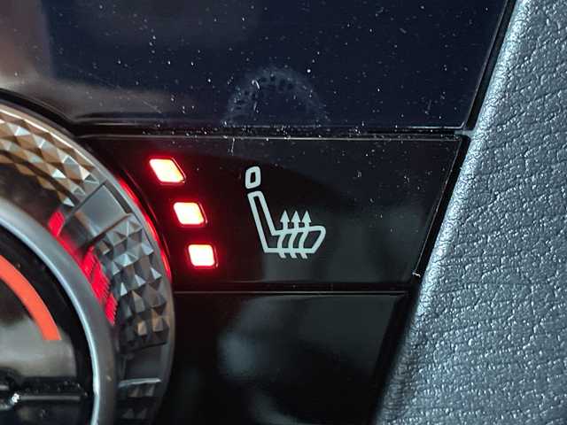 三菱 アウトランダー ＰＨＥＶ P 神奈川県 2022(令4)年 0.9万km レッドダイヤモンド e-Assist/純正ナビ/・BT/フルセグTV/USB/360°カメラ/パノラマサンルーフ/レザーシート/パワーシート(D/N)/メモリシート(D/N)/全席シートヒーター/置くだけ充電/リフレッシュ機能/BOSE/電動サイドブレーキ/オートホールド/AC100V/革巻きステアリング/ステアリングスイッチ/パドルシフト/Autoライト/ステアリングヒーター/ビルトインETC/前後ドライブレコーダー/スマートキー/プッシュスタートボタン/LEDヘッドライト/フォグランプ/電動格納ミラー/ウィンカーミラー/フロントデアイサー/POWER/ECO/TARMAC/GRAVEL/SNOW/MUDモード/パワーバックドア/純正フロアマット/純正ドアバイザー/純正20インチアルミホイール