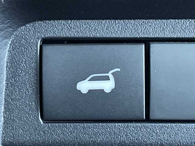 三菱 アウトランダー ＰＨＥＶ P 神奈川県 2022(令4)年 0.9万km レッドダイヤモンド e-Assist/純正ナビ/・BT/フルセグTV/USB/360°カメラ/パノラマサンルーフ/レザーシート/パワーシート(D/N)/メモリシート(D/N)/全席シートヒーター/置くだけ充電/リフレッシュ機能/BOSE/電動サイドブレーキ/オートホールド/AC100V/革巻きステアリング/ステアリングスイッチ/パドルシフト/Autoライト/ステアリングヒーター/ビルトインETC/前後ドライブレコーダー/スマートキー/プッシュスタートボタン/LEDヘッドライト/フォグランプ/電動格納ミラー/ウィンカーミラー/フロントデアイサー/POWER/ECO/TARMAC/GRAVEL/SNOW/MUDモード/パワーバックドア/純正フロアマット/純正ドアバイザー/純正20インチアルミホイール