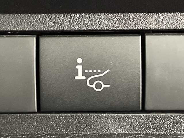 三菱 アウトランダー ＰＨＥＶ P 神奈川県 2022(令4)年 0.9万km レッドダイヤモンド e-Assist/純正ナビ/・BT/フルセグTV/USB/360°カメラ/パノラマサンルーフ/レザーシート/パワーシート(D/N)/メモリシート(D/N)/全席シートヒーター/置くだけ充電/リフレッシュ機能/BOSE/電動サイドブレーキ/オートホールド/AC100V/革巻きステアリング/ステアリングスイッチ/パドルシフト/Autoライト/ステアリングヒーター/ビルトインETC/前後ドライブレコーダー/スマートキー/プッシュスタートボタン/LEDヘッドライト/フォグランプ/電動格納ミラー/ウィンカーミラー/フロントデアイサー/POWER/ECO/TARMAC/GRAVEL/SNOW/MUDモード/パワーバックドア/純正フロアマット/純正ドアバイザー/純正20インチアルミホイール