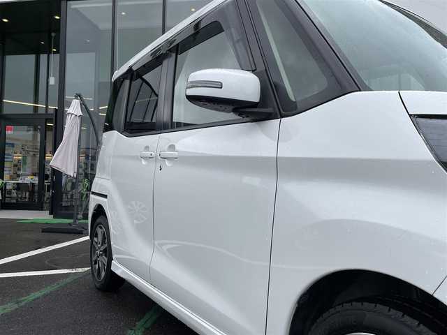 日産 デイズ ルークス ハイウェイスターX Gパッケージ 長崎県 2017(平29)年 6.9万km ホワイトパール 全方位カメラ/純正ナビ/（フルセグ・DVD・CD・SD・BT)/エマージェンシーブレーキ/両側パワースライドドア/スマートキー/スペアキー/オートライト/ＬＥＤヘッドライト/オートハイビーム/ＥＴＣ/アイドリングストップ/純正フロアマット