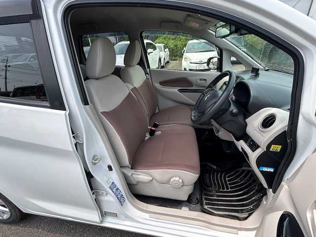 三菱 ｅＫワゴン G　セーフティPKG 静岡県 2017(平29)年 4.2万km シルキーホワイト ワンオーナー/社外ナビ（Bluetooth　フルセグ　CD）/社外ドライブレコーダー（COMTEC　GL855V）/ミラー型バックモニター/ベンチシート/スマートキー