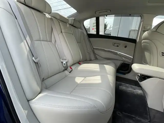 ホンダ レジェンド ハイブリッド EX 長野県 2020(令2)年 3万km オブシダンブルーパール 純正ナビ（FM/AM、CD、DVD、BT）/バック、アラウンドビューモニター/フルセグテレビ/ETC2.0/社外前後ドライブレコーダー/前後コーナーセンサー/サンルーフ/前席パワーシート/全席シートヒーター/D席メモリシート/レーンキープアシスト/衝突軽減システム/電動リアゲート/ステアリングヒーター/社外フロアマット/横滑り防止装置/LEDオートライト/ダブルサイドエアバック/カーテンエアバック/SOS機能/４WD/スペアキー（１本）/保証書、取扱説明書