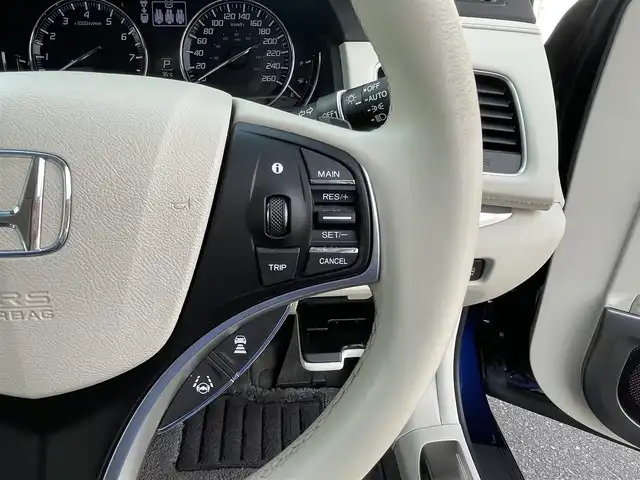 ホンダ レジェンド ハイブリッド EX 長野県 2020(令2)年 3万km オブシダンブルーパール 純正ナビ（FM/AM、CD、DVD、BT）/バック、アラウンドビューモニター/フルセグテレビ/ETC2.0/社外前後ドライブレコーダー/前後コーナーセンサー/サンルーフ/前席パワーシート/全席シートヒーター/D席メモリシート/レーンキープアシスト/衝突軽減システム/電動リアゲート/ステアリングヒーター/社外フロアマット/横滑り防止装置/LEDオートライト/ダブルサイドエアバック/カーテンエアバック/SOS機能/４WD/スペアキー（１本）/保証書、取扱説明書