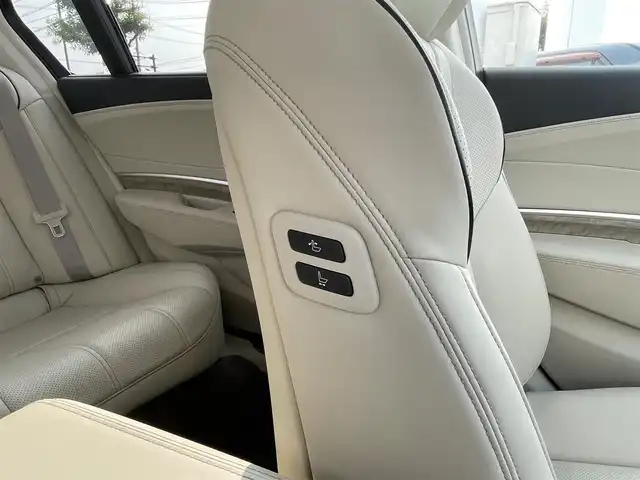 ホンダ レジェンド ハイブリッド EX 長野県 2020(令2)年 3万km オブシダンブルーパール 純正ナビ（FM/AM、CD、DVD、BT）/バック、アラウンドビューモニター/フルセグテレビ/ETC2.0/社外前後ドライブレコーダー/前後コーナーセンサー/サンルーフ/前席パワーシート/全席シートヒーター/D席メモリシート/レーンキープアシスト/衝突軽減システム/電動リアゲート/ステアリングヒーター/社外フロアマット/横滑り防止装置/LEDオートライト/ダブルサイドエアバック/カーテンエアバック/SOS機能/４WD/スペアキー（１本）/保証書、取扱説明書