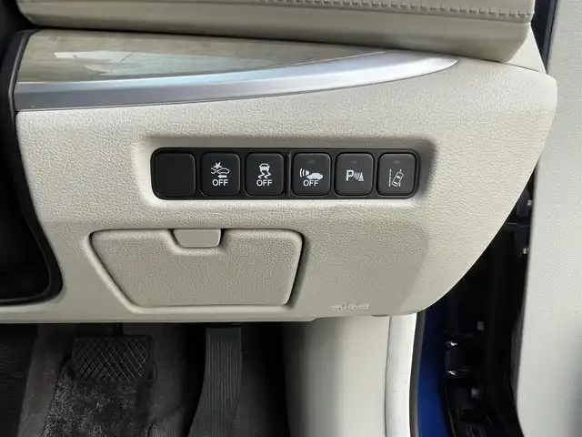 ホンダ レジェンド ハイブリッド EX 長野県 2020(令2)年 3万km オブシダンブルーパール 純正ナビ（FM/AM、CD、DVD、BT）/バック、アラウンドビューモニター/フルセグテレビ/ETC2.0/社外前後ドライブレコーダー/前後コーナーセンサー/サンルーフ/前席パワーシート/全席シートヒーター/D席メモリシート/レーンキープアシスト/衝突軽減システム/電動リアゲート/ステアリングヒーター/社外フロアマット/横滑り防止装置/LEDオートライト/ダブルサイドエアバック/カーテンエアバック/SOS機能/４WD/スペアキー（１本）/保証書、取扱説明書
