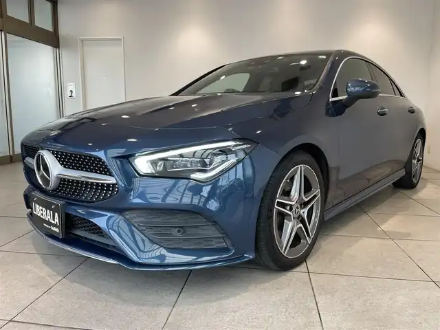 メルセデス・ベンツ ＣＬＡ２００ｄ AMGライン 愛知県 2020(令2)年 5.2万km デニムブルー レザーエクスクルーシブパッケージ/アドバンスドパッケージ/レーダーセーフティーパッケージ/パノラミックスライディングルーフ/ＨＵＤ　/ブラック／グレーレザーシート　/ＭＢＵＸ　/Ｂｌｕｅｔｏｏｔｈ　/フルセグＴＶ　/ＵＳＢ　/シートヒーター　/ＡＣＣ　/ＬＫＡ　/ＬＤＷ　/ＢＳＭ　/ドライブレコーダー　/ＥＴＣ２．０/プッシュスタート/ウィンカーミラー/アイドリングストップ