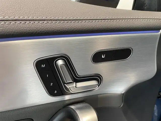 メルセデス・ベンツ ＣＬＡ２００ｄ AMGライン 愛知県 2020(令2)年 5.2万km デニムブルー レザーエクスクルーシブパッケージ/アドバンスドパッケージ/レーダーセーフティーパッケージ/パノラミックスライディングルーフ/ＨＵＤ　/ブラック／グレーレザーシート　/ＭＢＵＸ　/Ｂｌｕｅｔｏｏｔｈ　/フルセグＴＶ　/ＵＳＢ　/シートヒーター　/ＡＣＣ　/ＬＫＡ　/ＬＤＷ　/ＢＳＭ　/ドライブレコーダー　/ＥＴＣ２．０/プッシュスタート/ウィンカーミラー/アイドリングストップ