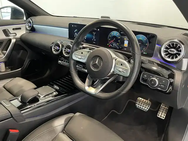 メルセデス・ベンツ ＣＬＡ２００ｄ AMGライン 愛知県 2020(令2)年 5.2万km デニムブルー レザーエクスクルーシブパッケージ/アドバンスドパッケージ/レーダーセーフティーパッケージ/パノラミックスライディングルーフ/ＨＵＤ　/ブラック／グレーレザーシート　/ＭＢＵＸ　/Ｂｌｕｅｔｏｏｔｈ　/フルセグＴＶ　/ＵＳＢ　/シートヒーター　/ＡＣＣ　/ＬＫＡ　/ＬＤＷ　/ＢＳＭ　/ドライブレコーダー　/ＥＴＣ２．０/プッシュスタート/ウィンカーミラー/アイドリングストップ