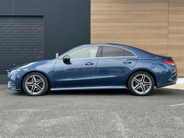 メルセデス・ベンツ ＣＬＡ２００ｄ AMGライン 宮崎県 2020(令2)年 5.2万km デニムブルー 純正ナビ/フルセグTV/AM/FM/Bluetooth/全方位カメラ/サンルーフ/レザーシート/シートヒーター/純正フロアマット/純正LEDヘッドライト/純正アルミホイール18インチ/コーナーセンサー/レーンアシスト/レーダークルーズコントロール/インテリジェントライムシステム/アンビエントライト/レーンチェンジアシスト/プッシュスタート/スマートキー