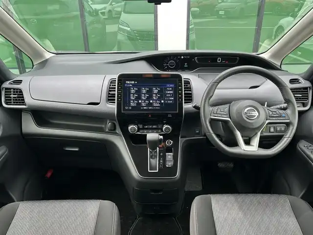 日産 セレナ ハイウェイスター V 香川県 2021(令3)年 3.2万km ブリリアントホワイトパール 純正１０型ナビ　/全方位　/プロパイロット　/衝突軽減ブレーキ　/レーダークルーズコントロール　/ＢＳＭ　/電子パーキング　/２列目シートバックテーブル／ＵＳＢ×２　/ハンズフリー機能付き両側パワースライドドア/LEDヘッドライト/オートライト/オートハイビーム機能/デジタルインナーミラー/リアロールサンシェード/前後クリアランスソナー/革巻きステア/リモコン/ビルトインETC