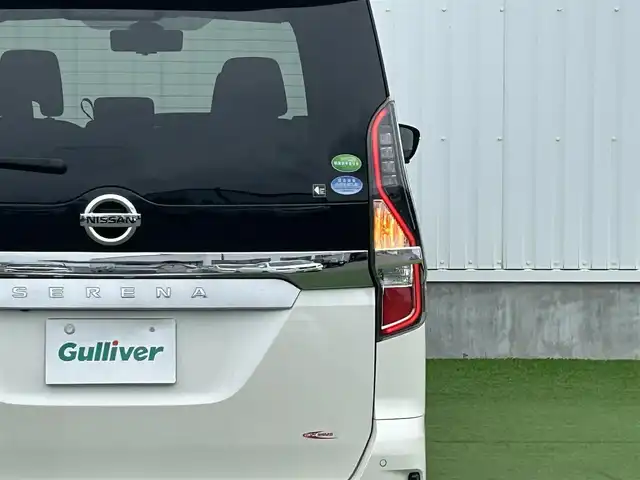 日産 セレナ ハイウェイスター V 香川県 2021(令3)年 3.2万km ブリリアントホワイトパール 純正１０型ナビ　/全方位　/プロパイロット　/衝突軽減ブレーキ　/レーダークルーズコントロール　/ＢＳＭ　/電子パーキング　/２列目シートバックテーブル／ＵＳＢ×２　/ハンズフリー機能付き両側パワースライドドア/LEDヘッドライト/オートライト/オートハイビーム機能/デジタルインナーミラー/リアロールサンシェード/前後クリアランスソナー/革巻きステア/リモコン/ビルトインETC