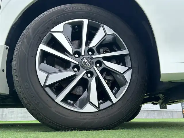 日産 セレナ ハイウェイスター V 香川県 2021(令3)年 3.2万km ブリリアントホワイトパール 純正１０型ナビ　/全方位　/プロパイロット　/衝突軽減ブレーキ　/レーダークルーズコントロール　/ＢＳＭ　/電子パーキング　/２列目シートバックテーブル／ＵＳＢ×２　/ハンズフリー機能付き両側パワースライドドア/LEDヘッドライト/オートライト/オートハイビーム機能/デジタルインナーミラー/リアロールサンシェード/前後クリアランスソナー/革巻きステア/リモコン/ビルトインETC