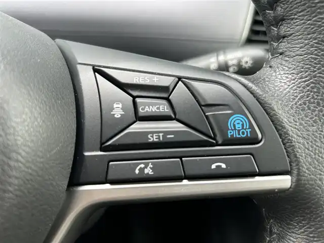 日産 セレナ ハイウェイスター V 香川県 2021(令3)年 3.2万km ブリリアントホワイトパール 純正１０型ナビ　/全方位　/プロパイロット　/衝突軽減ブレーキ　/レーダークルーズコントロール　/ＢＳＭ　/電子パーキング　/２列目シートバックテーブル／ＵＳＢ×２　/ハンズフリー機能付き両側パワースライドドア/LEDヘッドライト/オートライト/オートハイビーム機能/デジタルインナーミラー/リアロールサンシェード/前後クリアランスソナー/革巻きステア/リモコン/ビルトインETC