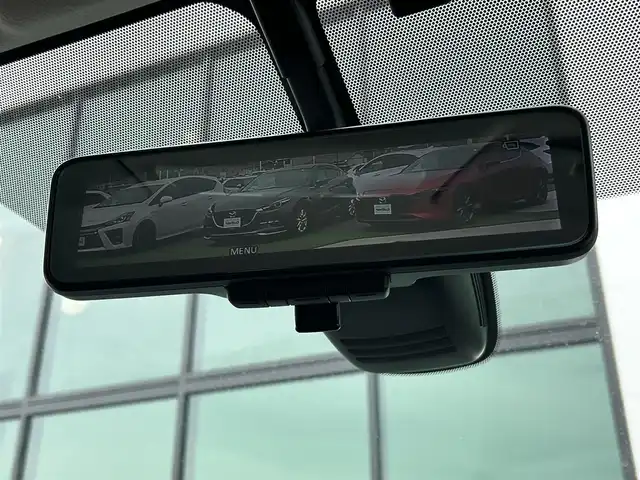 日産 セレナ ハイウェイスター V 香川県 2021(令3)年 3.2万km ブリリアントホワイトパール 純正１０型ナビ　/全方位　/プロパイロット　/衝突軽減ブレーキ　/レーダークルーズコントロール　/ＢＳＭ　/電子パーキング　/２列目シートバックテーブル／ＵＳＢ×２　/ハンズフリー機能付き両側パワースライドドア/LEDヘッドライト/オートライト/オートハイビーム機能/デジタルインナーミラー/リアロールサンシェード/前後クリアランスソナー/革巻きステア/リモコン/ビルトインETC