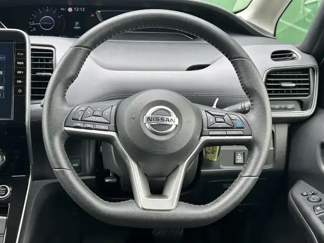 日産 セレナ ハイウェイスター V 香川県 2021(令3)年 3.2万km ブリリアントホワイトパール 純正１０型ナビ　/全方位　/プロパイロット　/衝突軽減ブレーキ　/レーダークルーズコントロール　/ＢＳＭ　/電子パーキング　/２列目シートバックテーブル／ＵＳＢ×２　/ハンズフリー機能付き両側パワースライドドア/LEDヘッドライト/オートライト/オートハイビーム機能/デジタルインナーミラー/リアロールサンシェード/前後クリアランスソナー/革巻きステア/リモコン/ビルトインETC