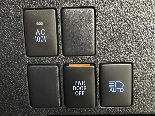 トヨタ ヴェルファイア ハイブリット Z 道央・札幌 2020(令2)年 6.7万km ホワイトパールクリスタルシャイン ・ワンオーナー/・TRDエアロ（サイド＆リヤ）/・４WD/・MOP９型ディスプレイオーディオ/　OPナビキット/OPフルセグTV/　Miracast/CD/DVD/BT/USB/・ステアリングスイッチ/・バックカメラ/・ビルトインETC2.0（ナビ連動）/・ドライブレコーダー前後/・AC100V/・トヨタセーフティセンス/　PCS/PKSB/LTA/RSA/　クリアランスソナー/先行車発進告知/・レーダークルーズコントロール/・横滑り防止装置/・ECO MODE/・EV MODE/・ブレーキホールド/・nanoe付WAC/・パワーバックドア/・両側パワースライドドア/・オートマチックハイビーム/・オートライト/・LEDヘッドライト/・LEDフォグランプ/・LEDフットイルミネーション/・ドアミラーウィンカー/・オートリトラクタブルドアミラー/・純正１７インチAW/・純正フロアマット/・プッシュスタート/・スマートキー/・スペアキー/・取/保