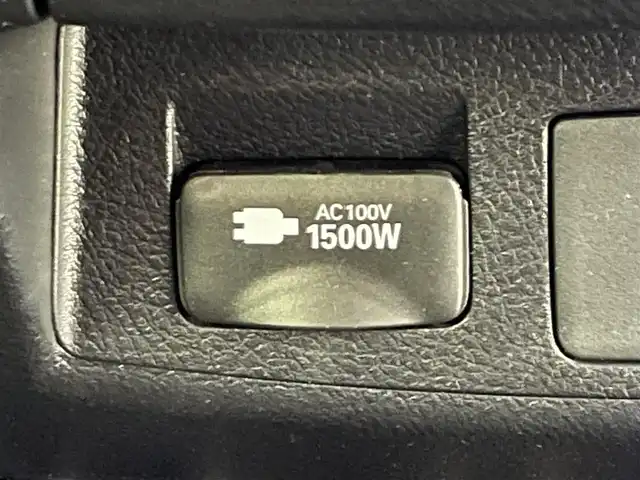 トヨタ ヴェルファイア ハイブリット Z 道央・札幌 2020(令2)年 6.7万km ホワイトパールクリスタルシャイン ・ワンオーナー/・TRDエアロ（サイド＆リヤ）/・４WD/・MOP９型ディスプレイオーディオ/　OPナビキット/OPフルセグTV/　Miracast/CD/DVD/BT/USB/・ステアリングスイッチ/・バックカメラ/・ビルトインETC2.0（ナビ連動）/・ドライブレコーダー前後/・AC100V/・トヨタセーフティセンス/　PCS/PKSB/LTA/RSA/　クリアランスソナー/先行車発進告知/・レーダークルーズコントロール/・横滑り防止装置/・ECO MODE/・EV MODE/・ブレーキホールド/・nanoe付WAC/・パワーバックドア/・両側パワースライドドア/・オートマチックハイビーム/・オートライト/・LEDヘッドライト/・LEDフォグランプ/・LEDフットイルミネーション/・ドアミラーウィンカー/・オートリトラクタブルドアミラー/・純正１７インチAW/・純正フロアマット/・プッシュスタート/・スマートキー/・スペアキー/・取/保