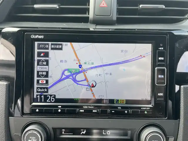 ホンダ シビック ハッチバック 岩手県 2021(令3)年 9.3万km プラチナホワイトパール ワンオーナー/純正SDナビ/AM/FM/CD/DVD/Bluetooth/フルセグTV/バックカメラ/ビルトインETC2.0/レーダークルーズコントロール/衝突被害軽減ブレーキ/レーンキープアシスト/横滑り防止装置/アイドリングストップ/パワーシート/シートヒーター/オートライト/LEDヘッドライト/フォグランプ/スマートキー/プッシュスタート/電動格納ミラー/純正18インチAW/純正フロアマット/ドアバイザー/保証書/取扱説明書