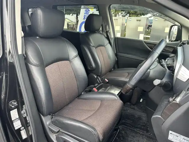 日産 エルグランド 250HWS アーバンクロム 道北・旭川 2013(平25)年 12.6万km ファントムブラック (株)IDOMが運営する【じしゃロン旭川店】の自社ローン専用車両になります。こちらは現金またはオートローンご利用時の価格です。自社ローンご希望の方は別途その旨お申付け下さい/　/・社外ナビ(CD/DVD/BT/HDD/SD/フルセグ)/・バックカメラ/・ETC/・ドライブレコーダー/・両側パワースライドドア/・フリップダウンモニター/・電動格納ウィンカーミラー/・プッシュスタート/・スマートキー1個/・フォグランプ/・積込スタッドレスタイヤ/・取扱説明書